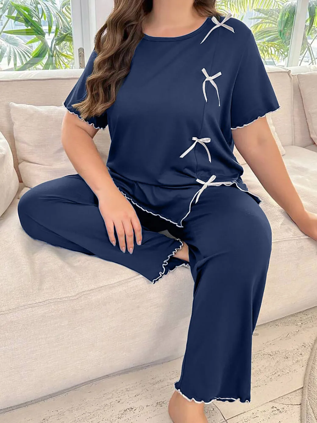 

Женская пижама больших размеров с круглым вырезом