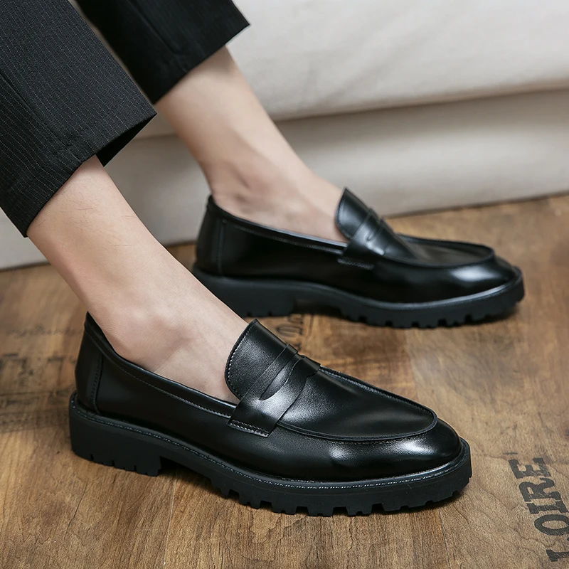 Men's loafers Classic black versatile style Office Outdoor Party Wedding Casual Business Men's Hot selling and comfortable Shoes