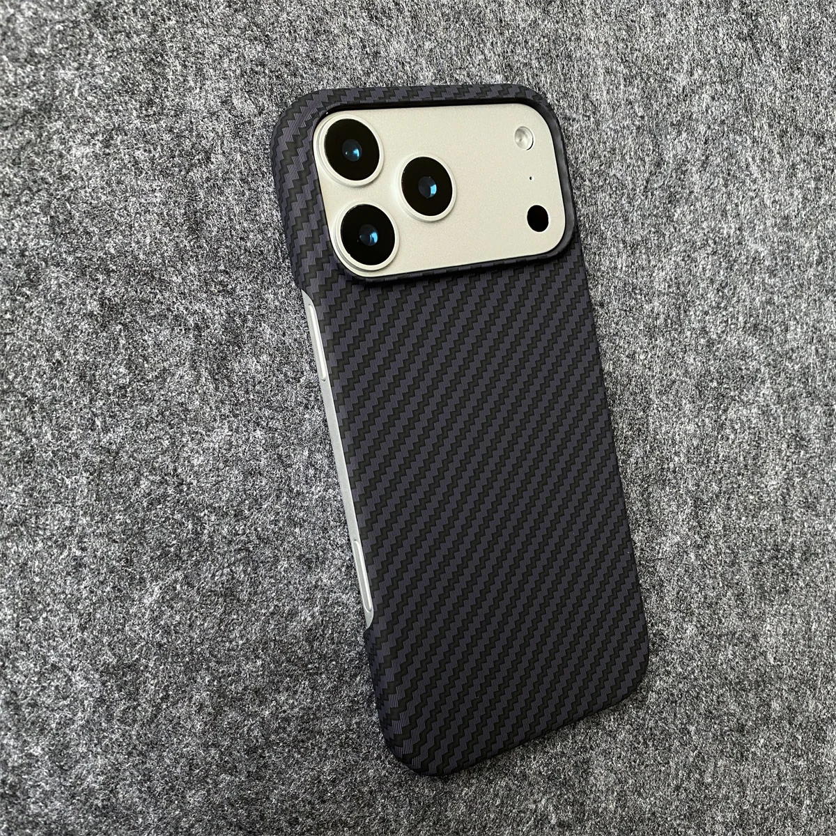 Stoßfeste Rahmenlose Carbonfaser-Hartschalenhülle für iPhone Air 17 16 15 14 Plus 18 13 12 11 Pro Max Leder-Schutzhülle – Detail 4