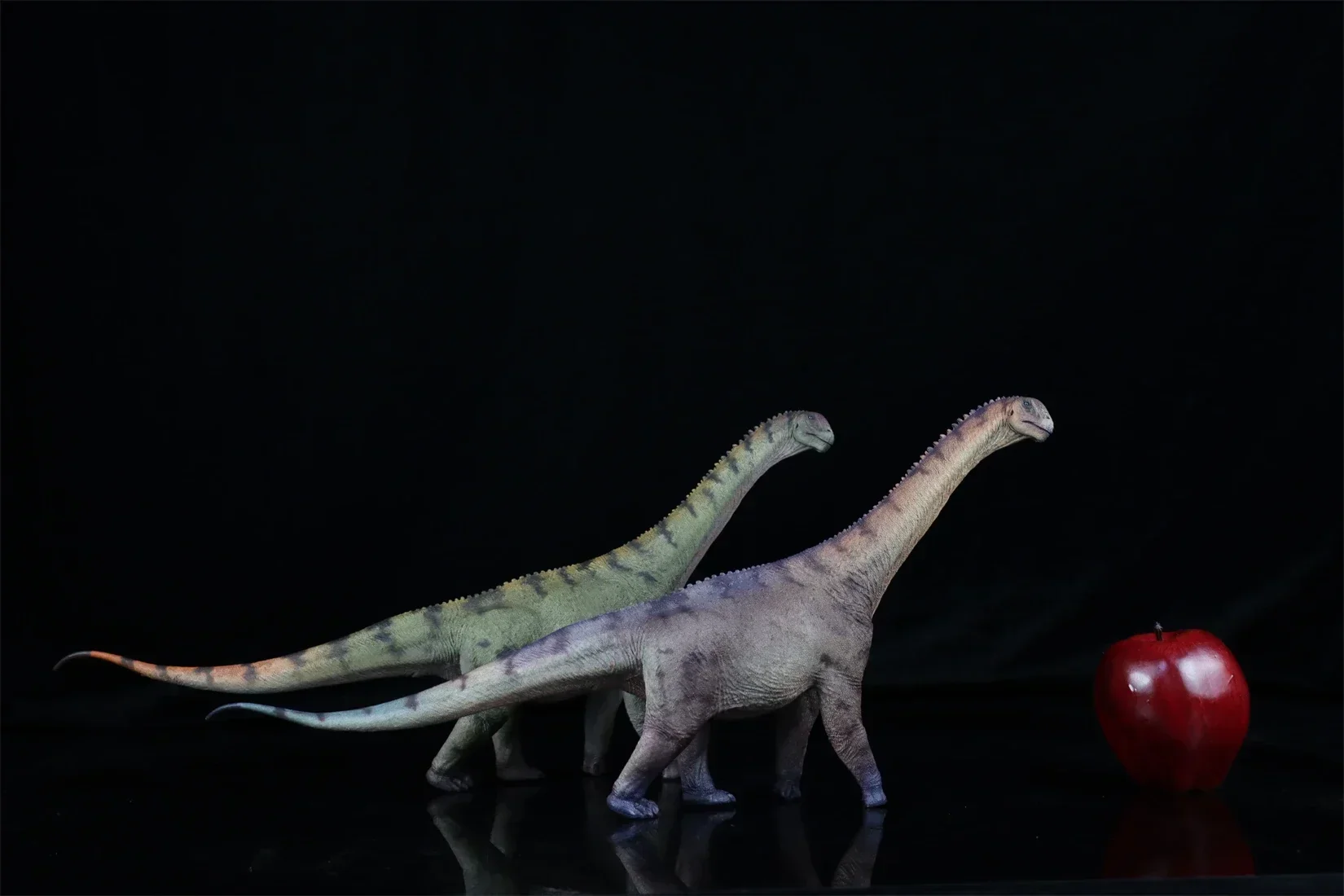 HAOLONGGOOD 1:35 Scale Camarasaurus Model Sauropod Dinosaur Animal Collection GK Scene Desk Decoration Birthday Gift