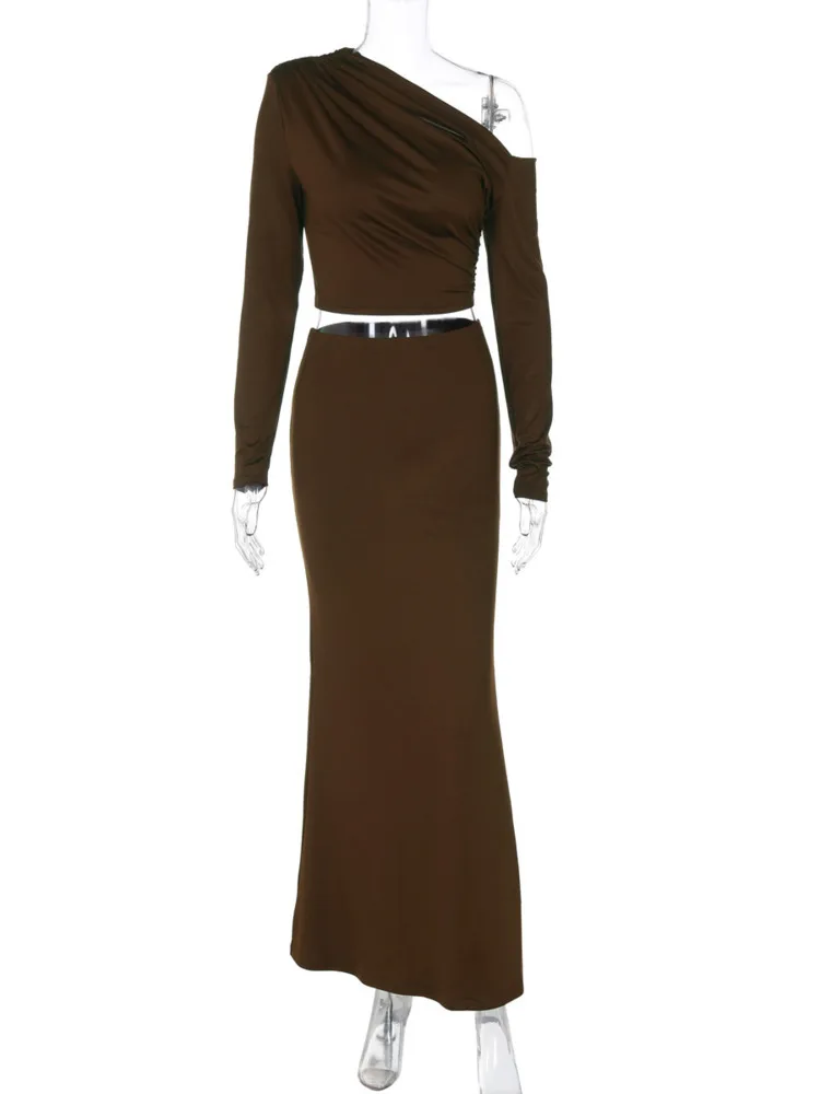 Mozision Fashion Brown قطعتين مجموعة المرأة يميل الكتف كم طويل تي شيرت وتنورة ماكسي مطابقة مجموعات فستان أنيق