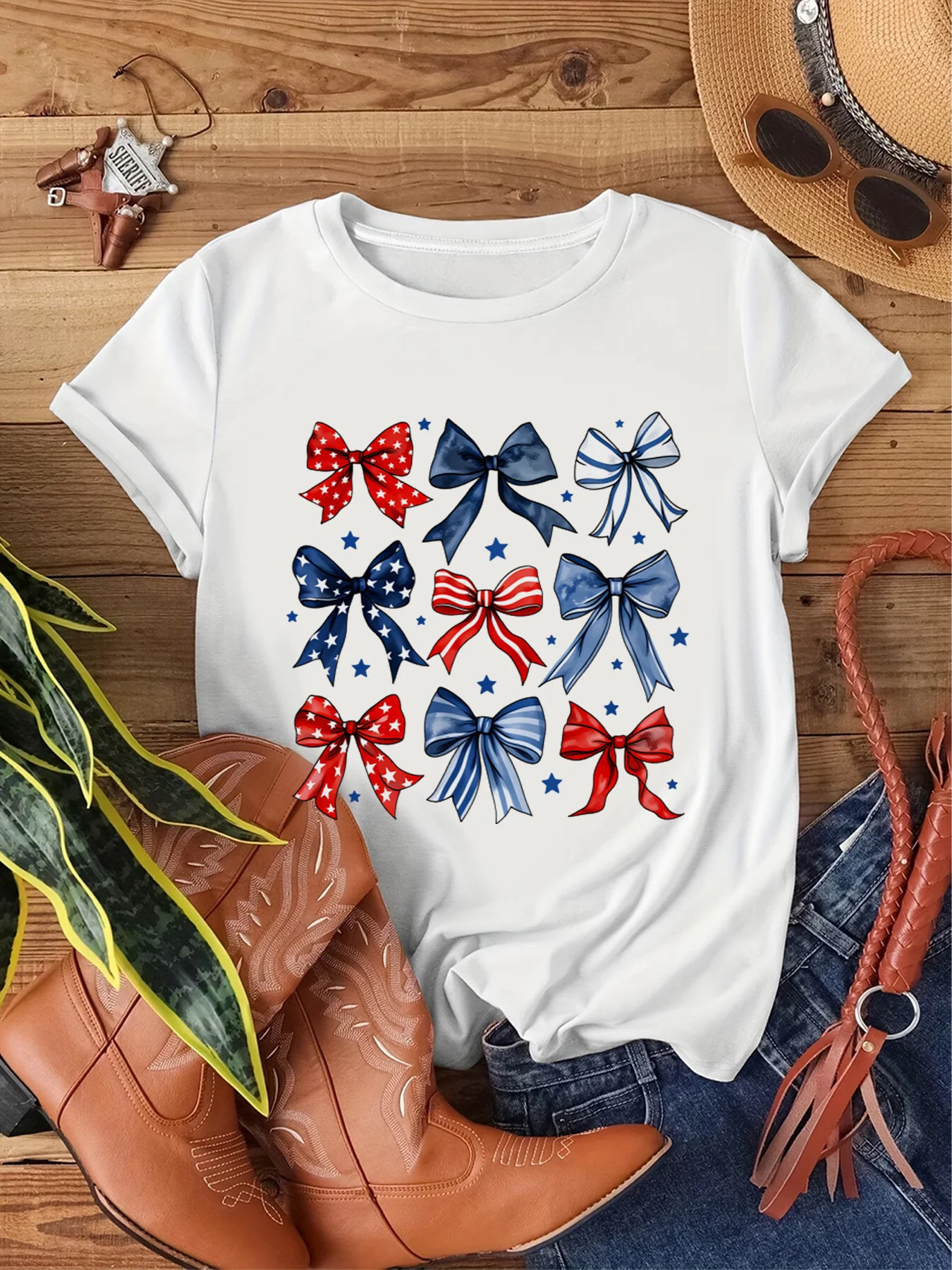 Women's Casual Loose Fit Short-Sleeve T-Shirt Patriotic 4th of July Print with American Flag Fireworks & Red Bow for Independence Day Celebration