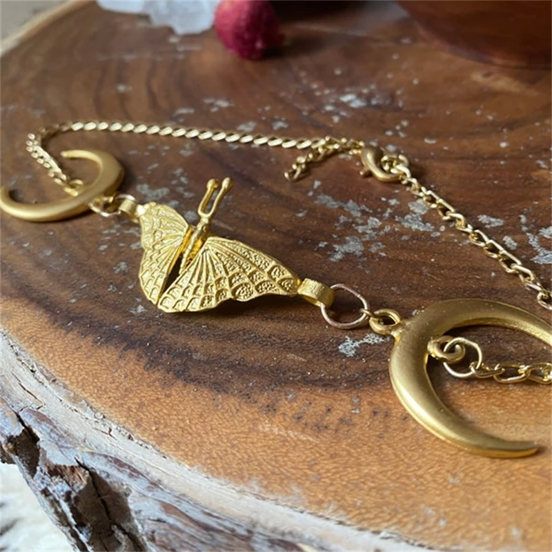 Sweet Romantic Style Tandem Double Waning Moon Texture Moth Pendant Necklace Fashion Charm Women's Metal Necklace Gift Jewelry