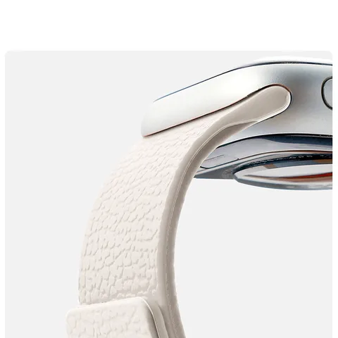 Магнитный силиконовый ремешок для Apple Watch Ultra 49/45/42/40/38 мм — пример использования