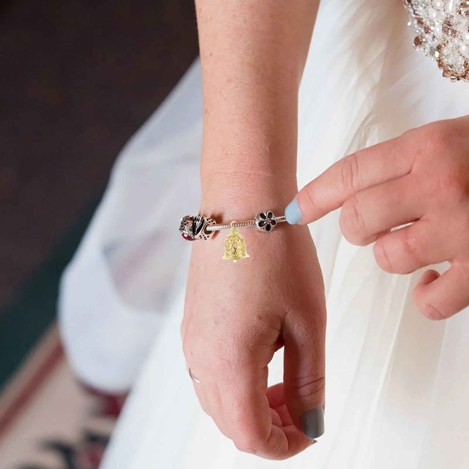 

10Pcs Golden Bell Pendant Decorative Brass Bells for DIY Arts Crafts Jewelry Home Holiday Decorations DIY Bell Decoration