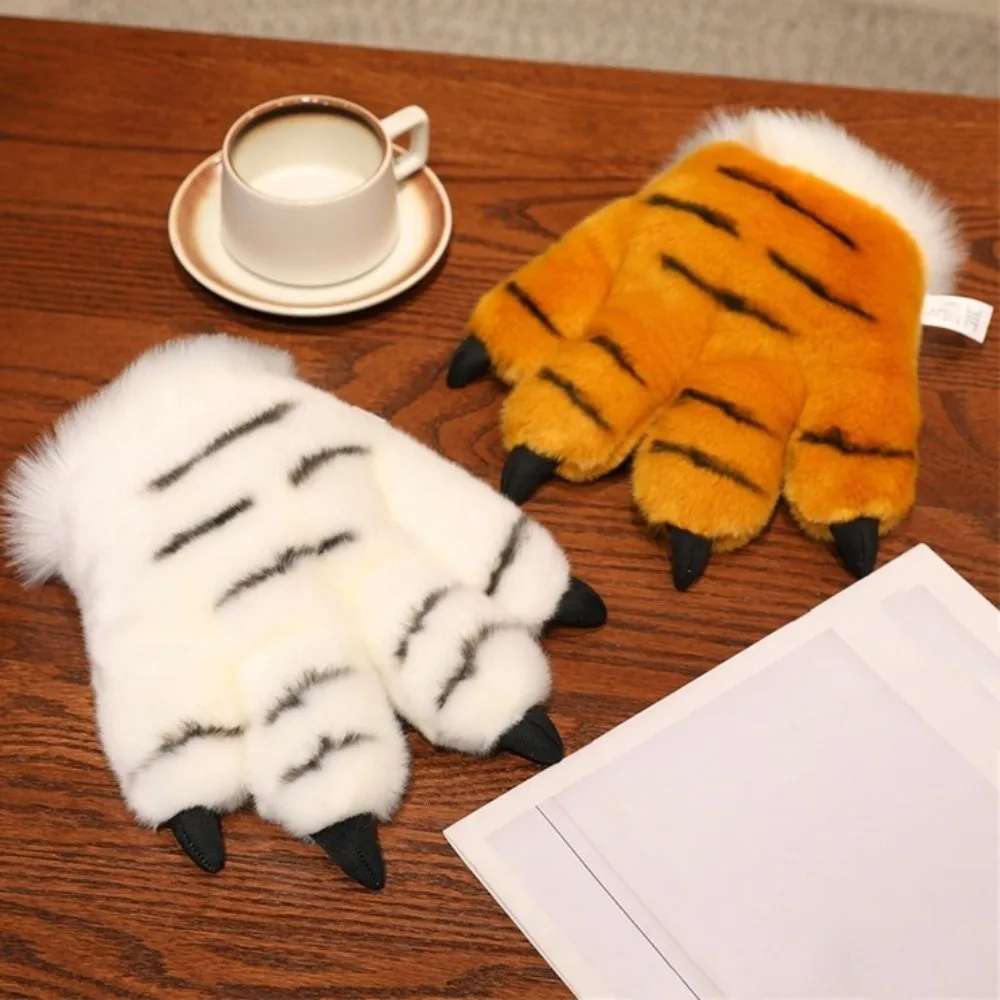 Rękawice imitujące łapy zwierząt, pluszowe rękawice z teksturą futra, rękawice imitujące łapy tygrysa, wyściełane wnętrze, rękawice z paskami imitujące łapy niedźwiedzia.