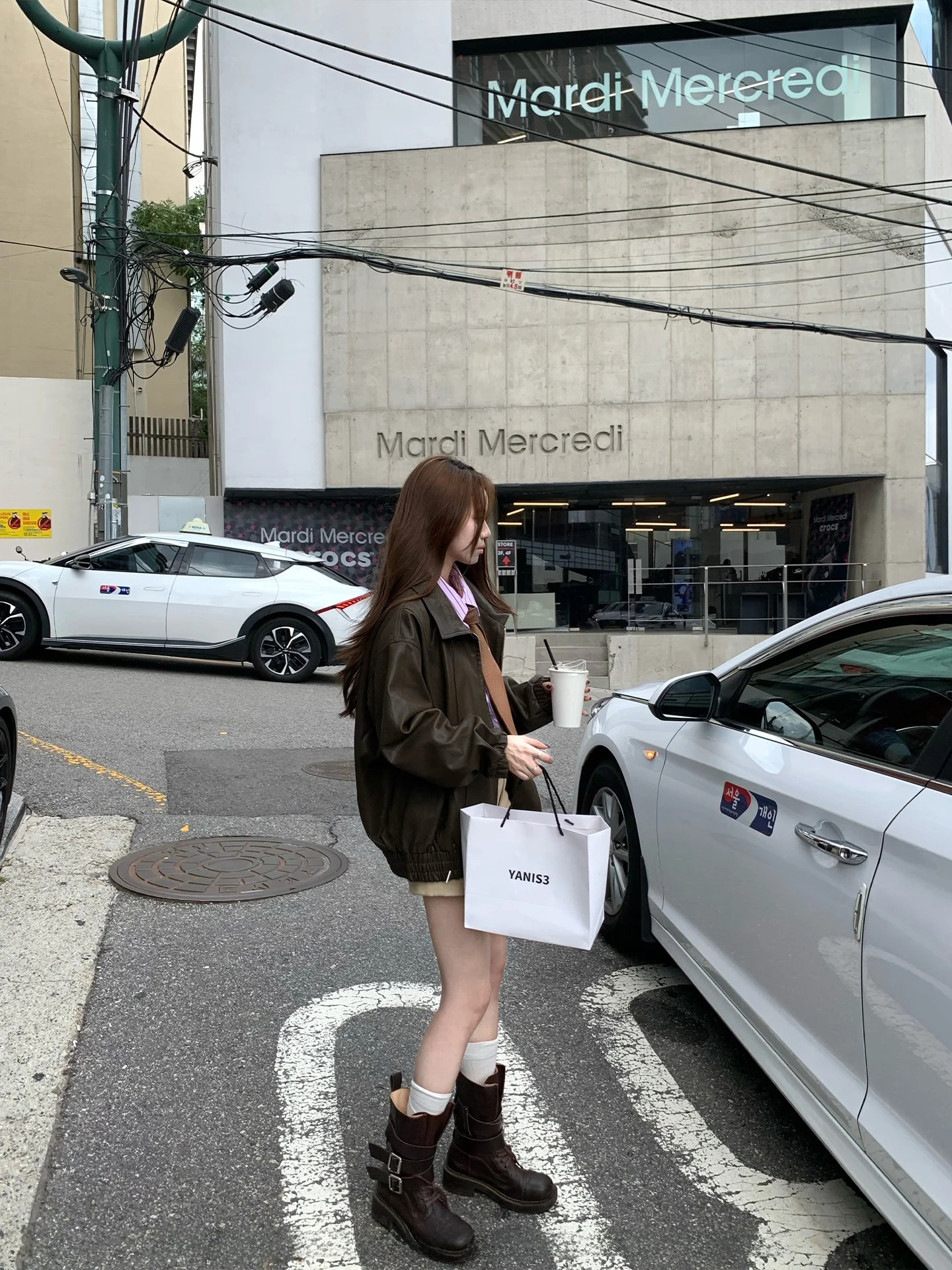 Jaqueta de Couro PU Retrô Coreana com Capuz, Caimento Solto, Ombro Caído, Casual e Moderna, com Zíper Longo para Jovens...