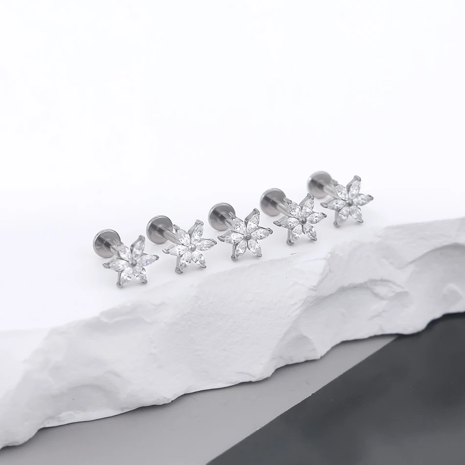 1 قطعة التيتانيوم زركون وأقراط الزنمة اللولب ثقب داخليا الخيوط Labret ثقب الشفاه الدائري للنساء