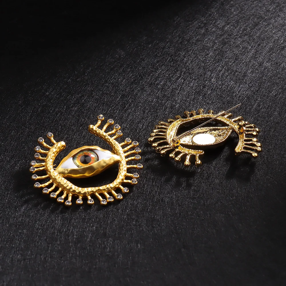 Deluxe Exaggerated Devil\'s Eye Brooch Baroque Pearl Tassel For Men Women Unisex Pin Jewelry European And American Vintage Badge