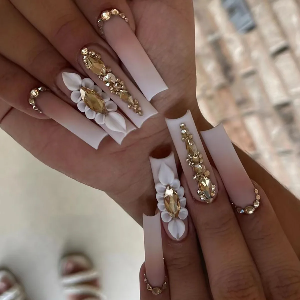 24 Uds. De uñas postizas de ataúd largo con diamantes de imitación de flores rosas con diseño de brillo de mariposa Argent, prensa en uñas postizas, Ballet usable