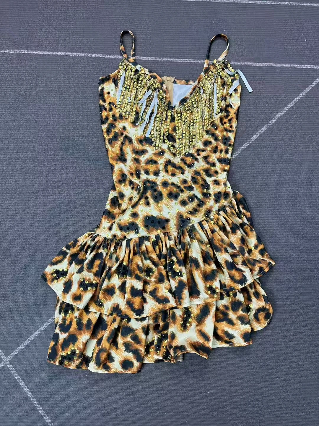 Robe courte en cristal léopard pour femmes, Sexy, col en v, écharpe, franges, Clubwear, Banquet d'anniversaire, chanteur, Bar, Costume de scène de Concert