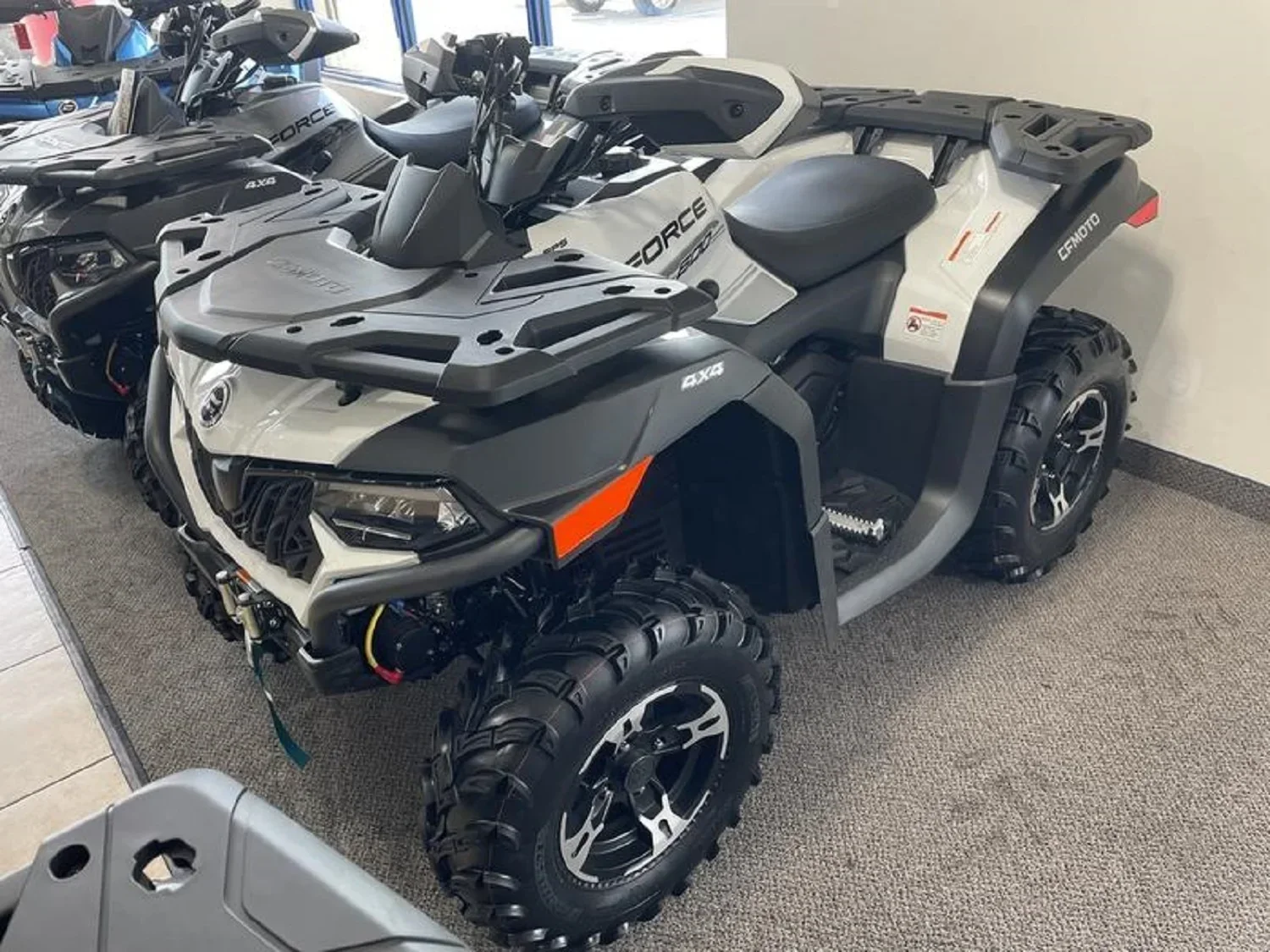 خصم الصيف بنسبة 50% على المبيعات الساخنة لـ cf Moto 500cc atv 4x4 cforce 550 لـ 14000W 4x4 Electric Quad ATV 6000W