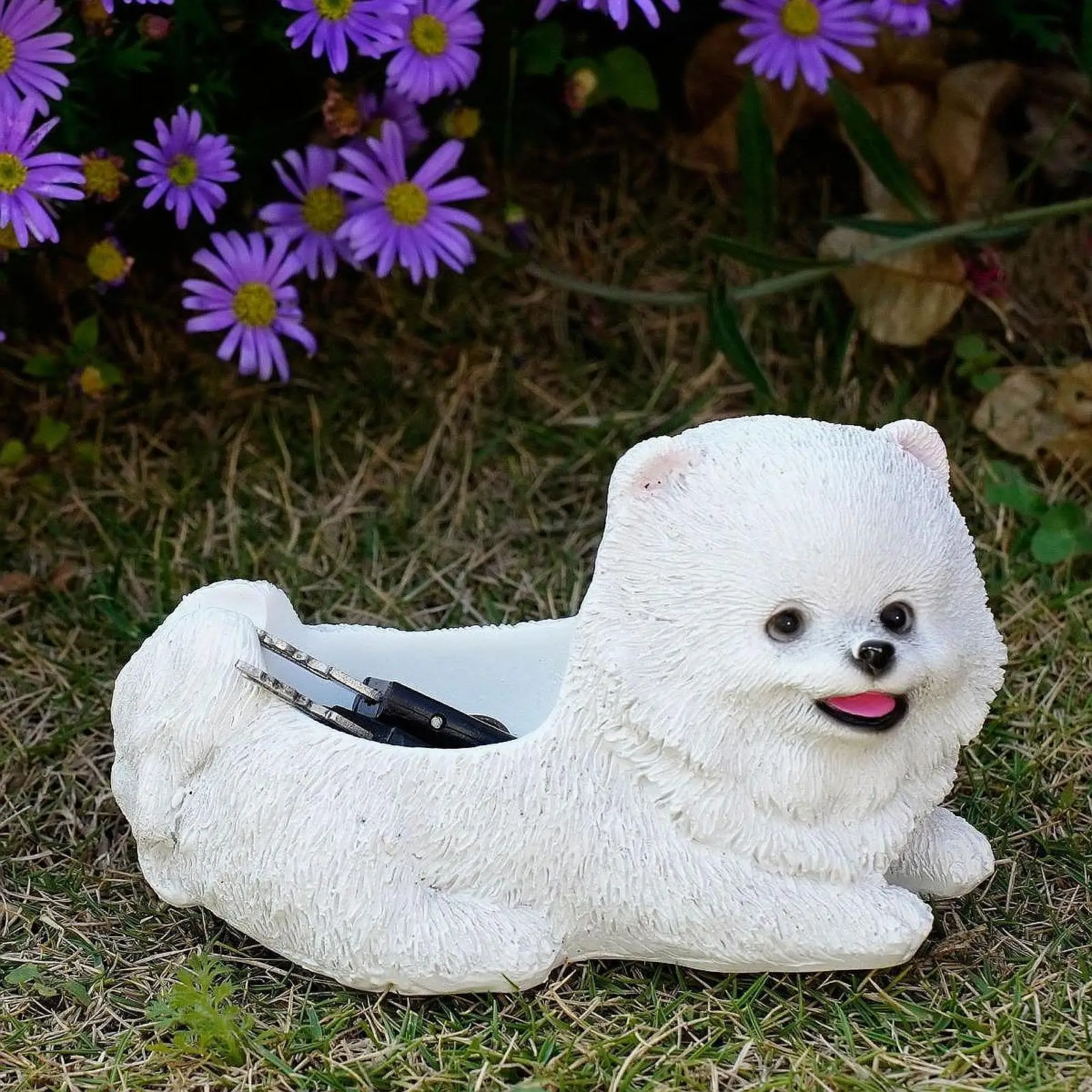 Pomeranian Dog Figurine Key Holder Pet Collectible Animal Sculpture for Home Tabletop Display Garden Indoor Outdoor Sculpture