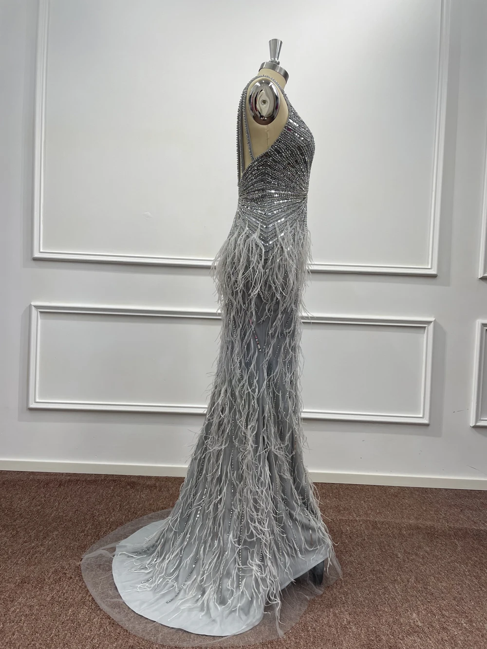 ROSE IN THE BOX Arabic Beaded Feather Evening Dress Luxury Gray Spaghetti Straps Slit Floor Length Mermaid Gowns Customized