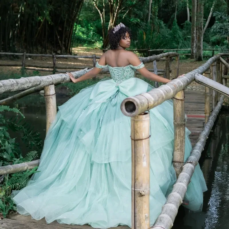 Robes de Quinceanera de princesse brillantes pour filles, robe de reconstitution historique éducative, perles de cristal, nœud personnalisé, vert menthe, Sweet 16, 15 ans