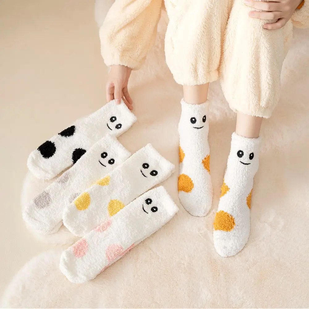 Simple Creative Point Thickened Winter Female Women Hosiery Smile Face Socks Coral Velvet Socks Middle Tube Socks