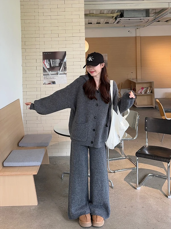 

Комплект из двух предметов: вязаный свитер-худи в винтажном стиле и широкие брюки для женщин больших размеров, осенний, повседневный, удобный, с высокой талией