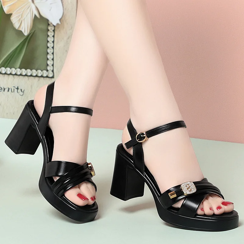 35–40 Modische Kristall-Sandalen aus Leder, Damen-Absätze für Damen, Schuhe, Sommersandalen, 2025, High Heels, luxuriöse Damen-Sandalen, Kleid