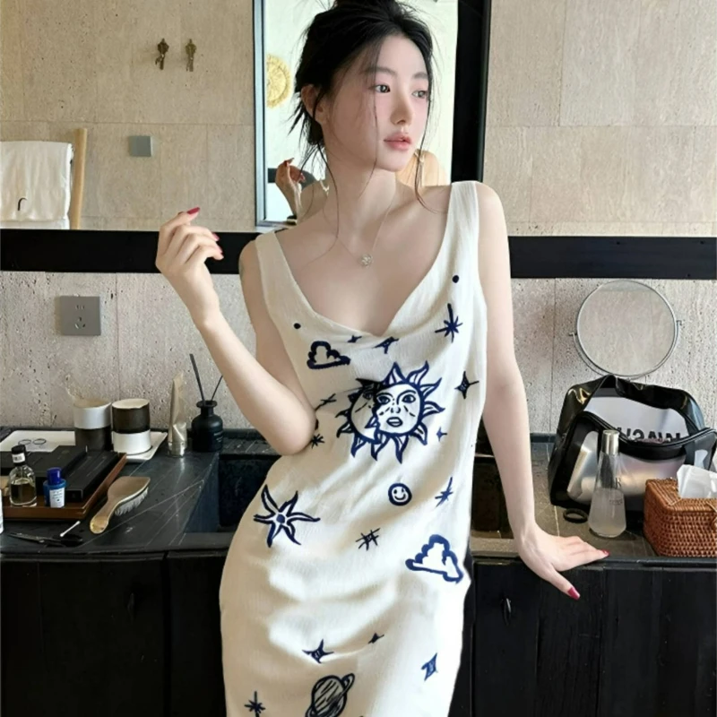 

Oversized Retro Niche Design V-neck Printing Dress for Women 2026 Summer New Fashion Vest Home Long Skirt Can Be Worn Externally