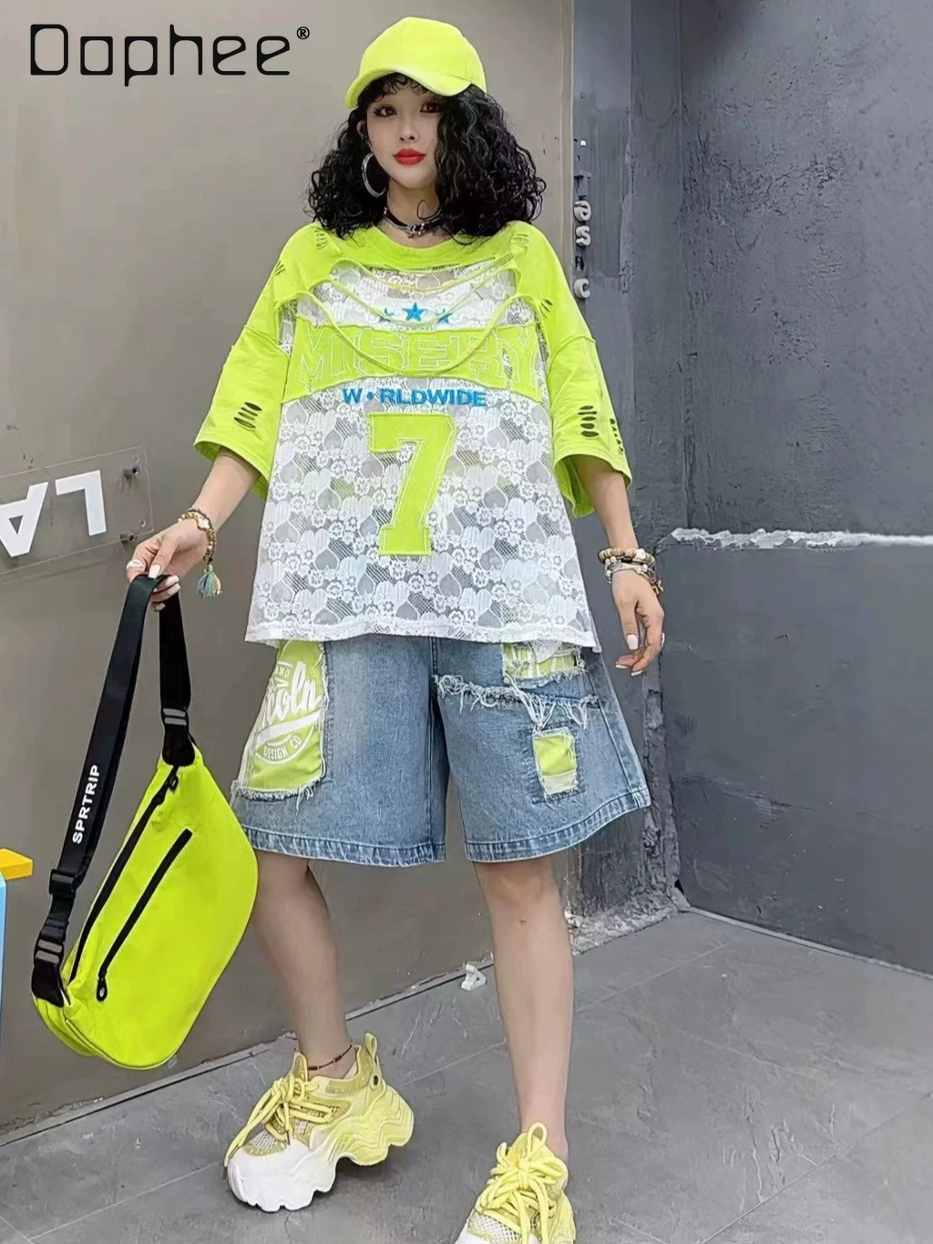 

European Trend T-shirt Women's Summer New Number of Letters Embroidery Lace Splicing Design Holes Tassel Loose Short Sleeves Top