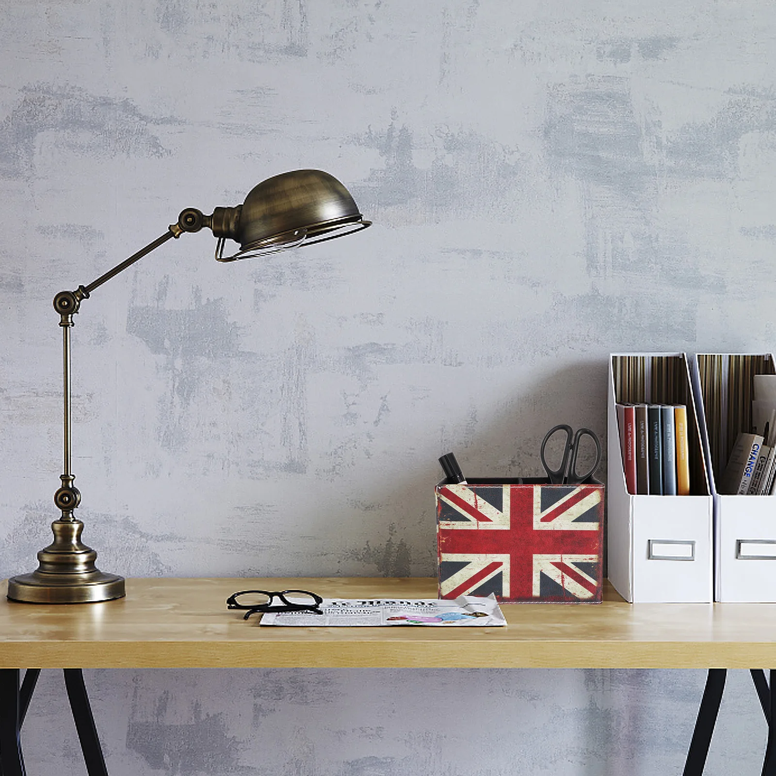 

1Pcs PU Desk Organizer Retro Flag Pattern Desktop Storage Container Office Supplies Holder PU Organizer