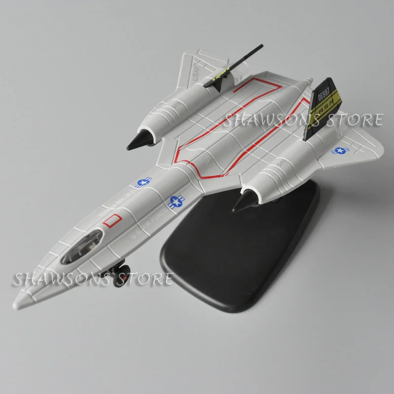 1:150 Scale Diecast Military Aircraft Model Toys SR-71 Blackbird Scout Reconnaissance Plane Miniature Replica With Sound & Light