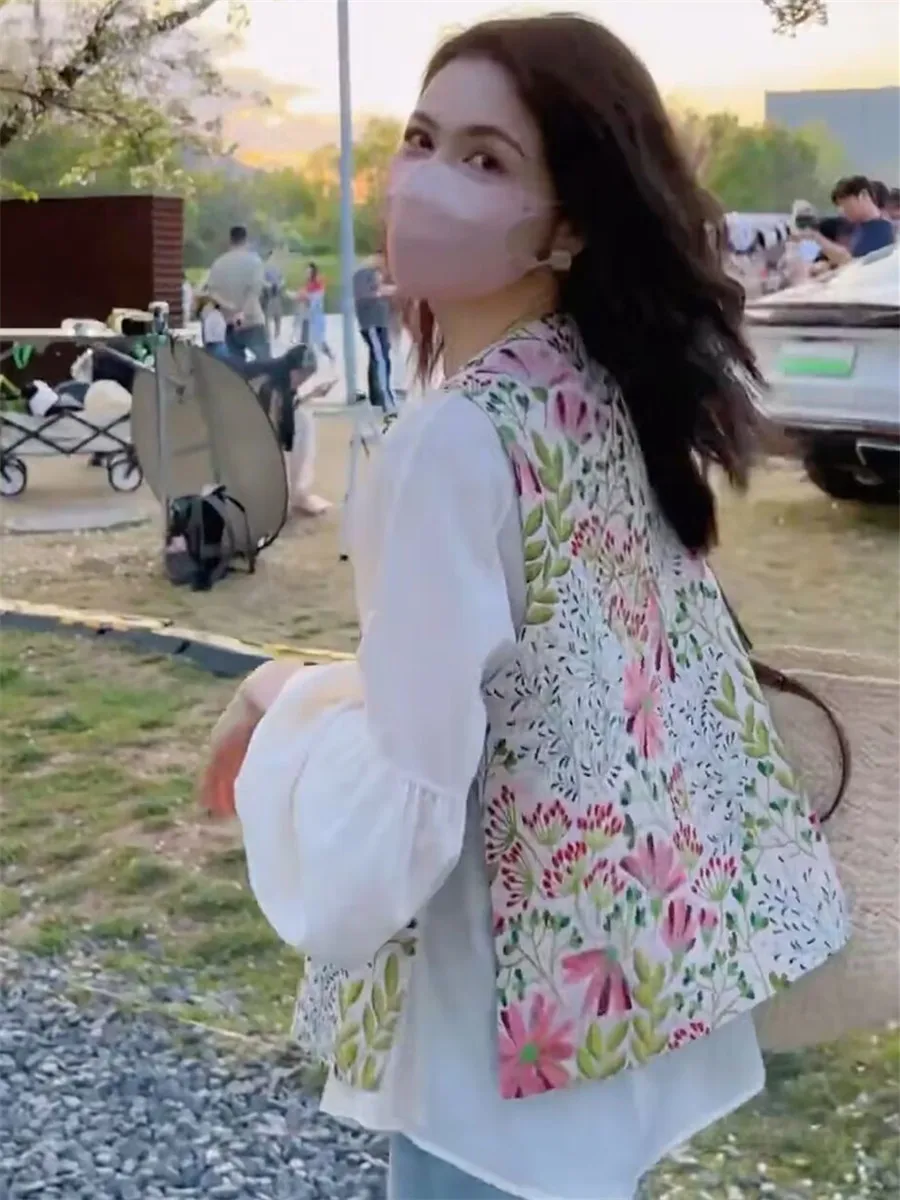 Ele المطرزة الصينية Sle المرأة سترة ملابس خارجية ربيع الخريف وصول جديد عالية الجودة الأزهار منقوشة المرقعة