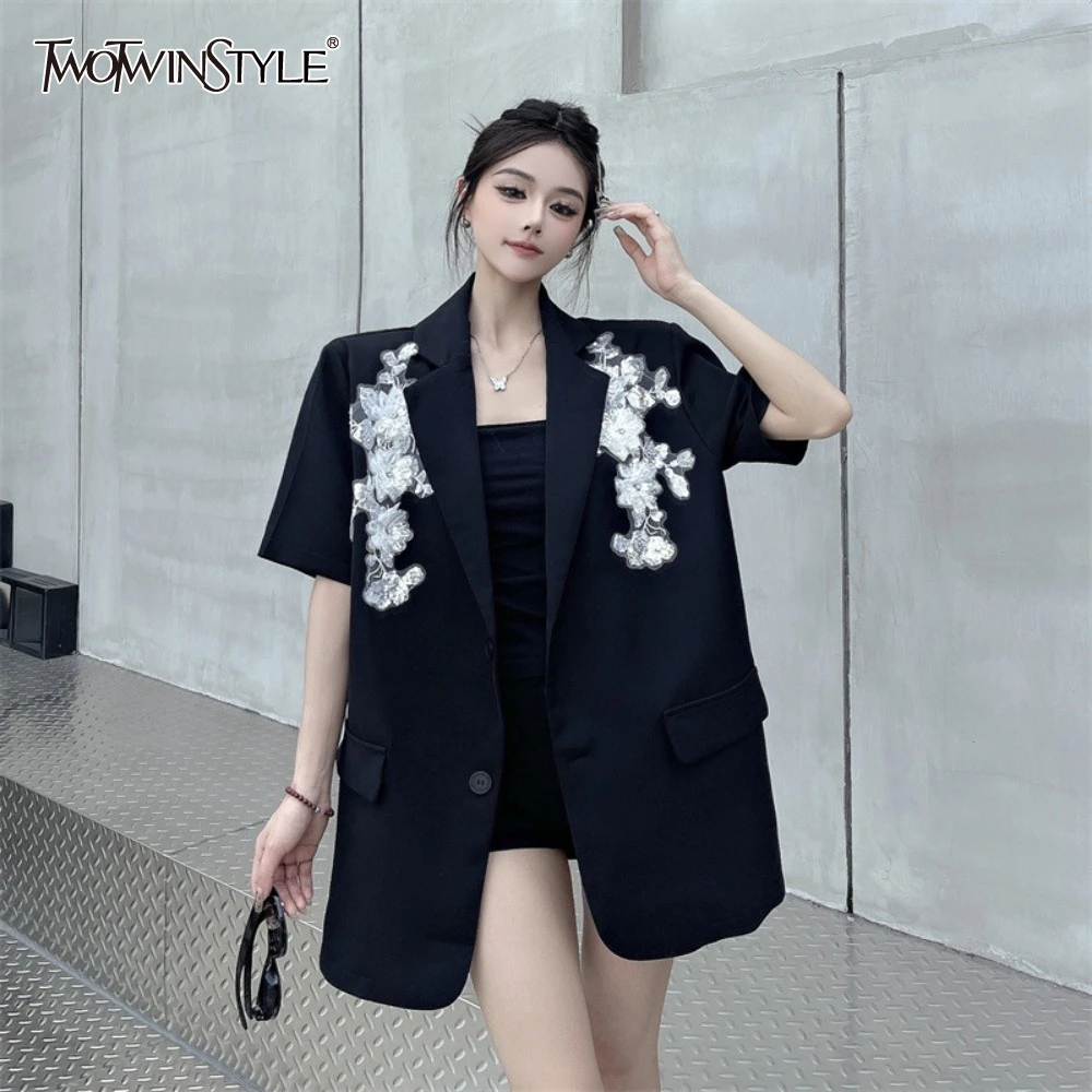 

TWOTWINSTYLE Hit Color Loose Casual Blazers for Women Lapel Short Sleeve Temperament Minimalist Coat Female New
