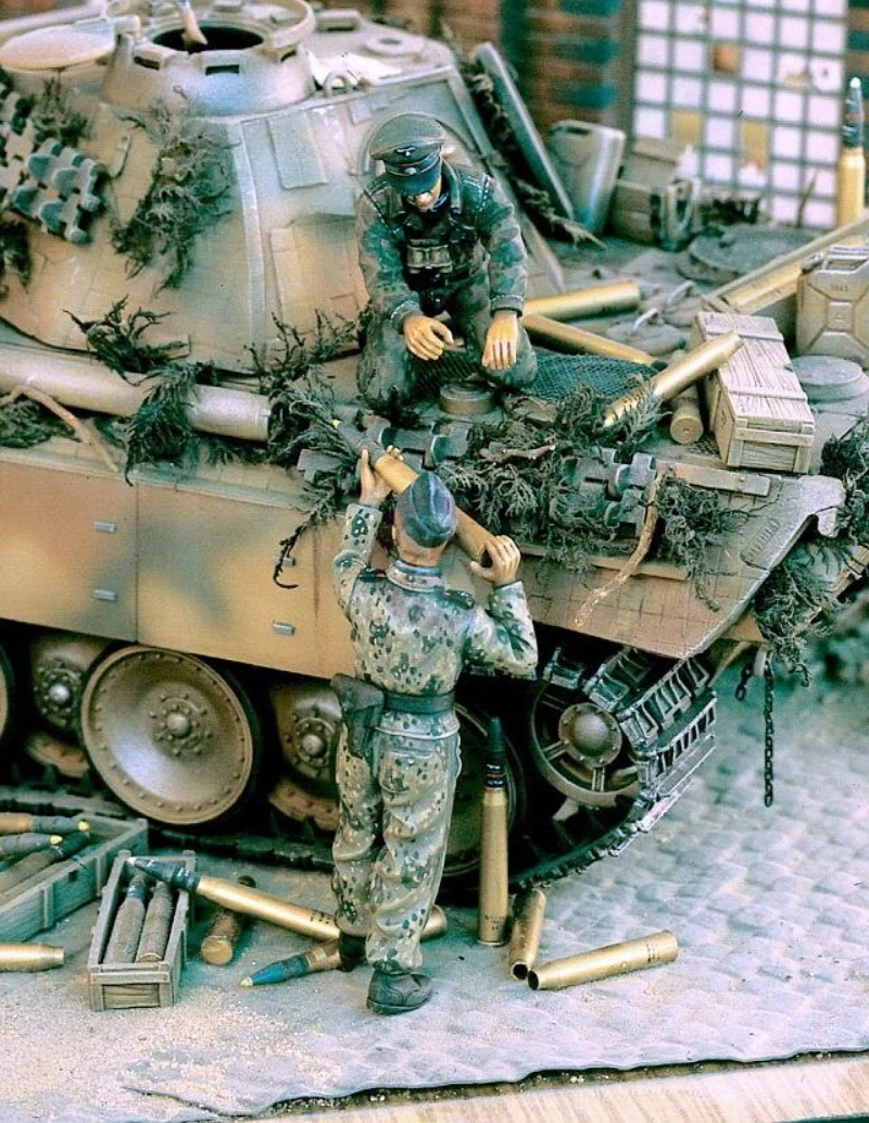 

Масштаб 1/35, литая под давлением фигурка из смолы, комплект модели, немецкие танкеры Второй мировой войны, поставка боеприпасов, 2 фигурки (без танка), в разобранном виде и неокрашенная