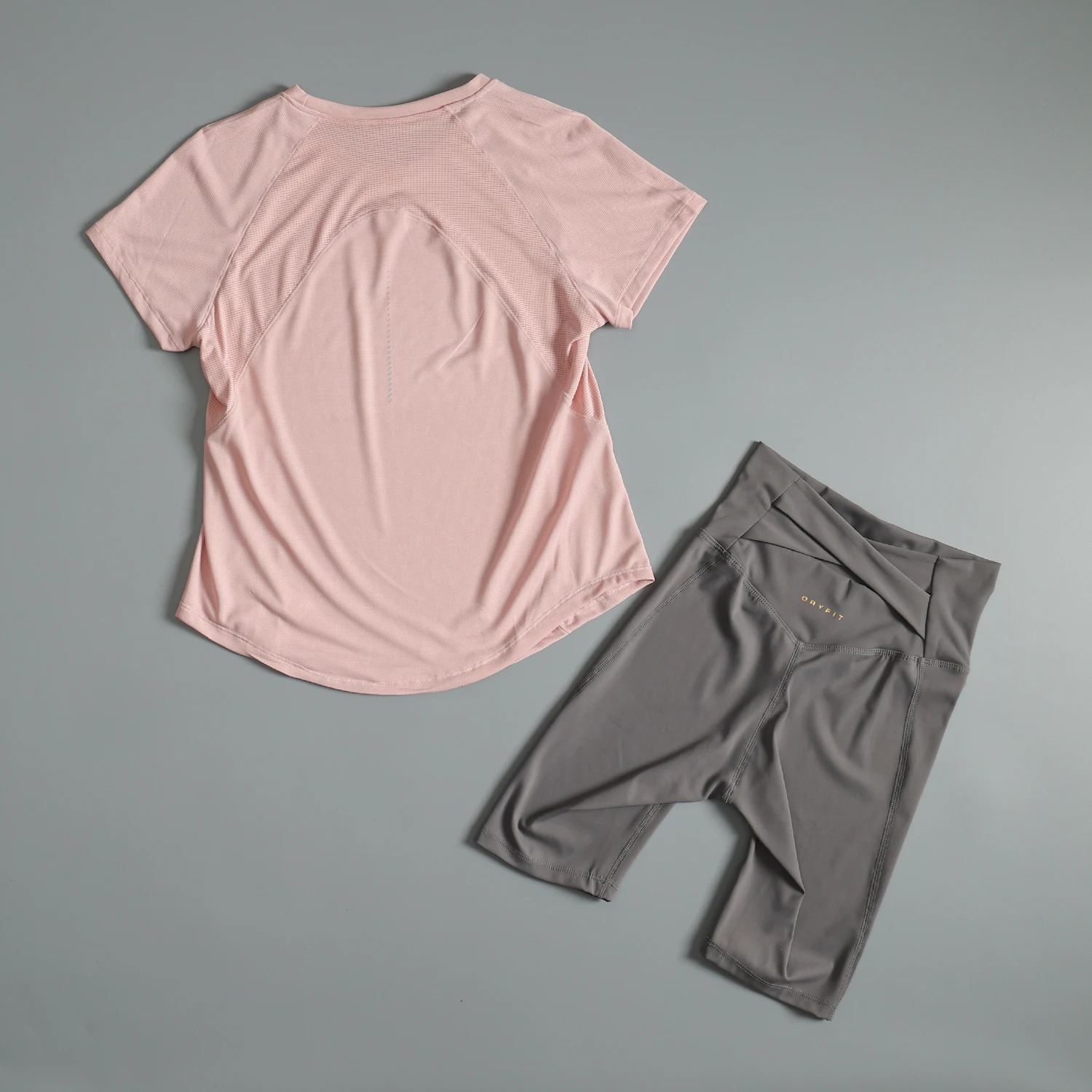 

Sports suit for women in summer thin loose yoga suit short-sleeved T-shirt high-value fitness training morning running speed