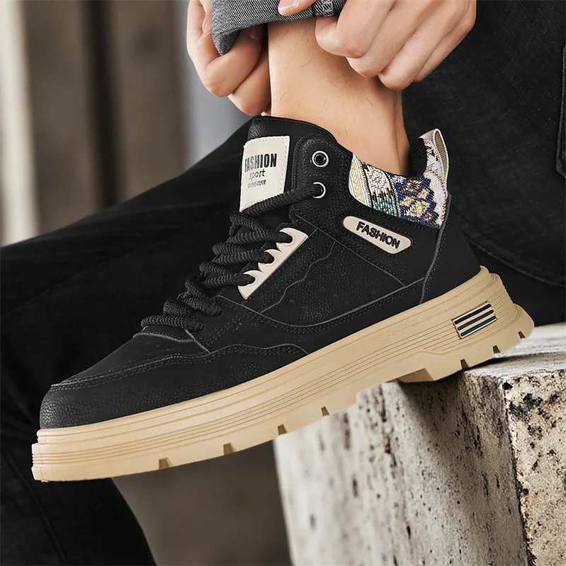 عالية الجودة أحذية رجالي 2025 نمط جديد الشتاء المضادة للانزلاق سميكة سوليد مقاومة للاهتراء في الهواء الطلق حذاء للسير مسافات طويلة الرجال أحذية العمل الجلدية