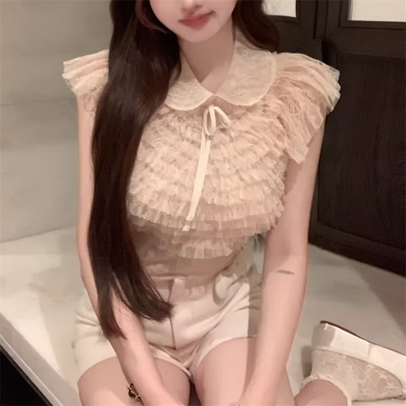 

Новая летняя блузка 2026 года в стиле французского дворца для девочек: сетчатая рубашка с воротником-куклой, оборками, кружевом и короткими рукавами-крылышками, приталенный милый топ