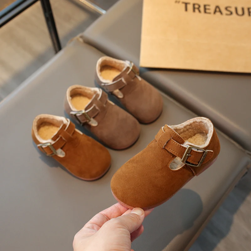

Хлопковая обувь для девочек, новинка зимы 2024, простая теплая детская повседневная обувь в стиле ретро с круглым носком, нескользящая детская обувь на флисовой плоской подошве
