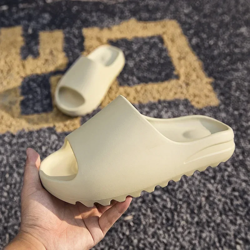 

Coconut Slippers with Thick Soles High-quality Outdoor Wear Resistance and A Sense of Stepping on Poop Suitable for Home Use