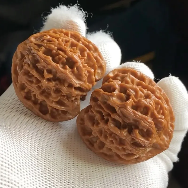 Premium Four Building Lion Head Wenwan Walnut Qilin Pattern Hand Massager Stress Relief Finger Exercise Collectible Gift for Men