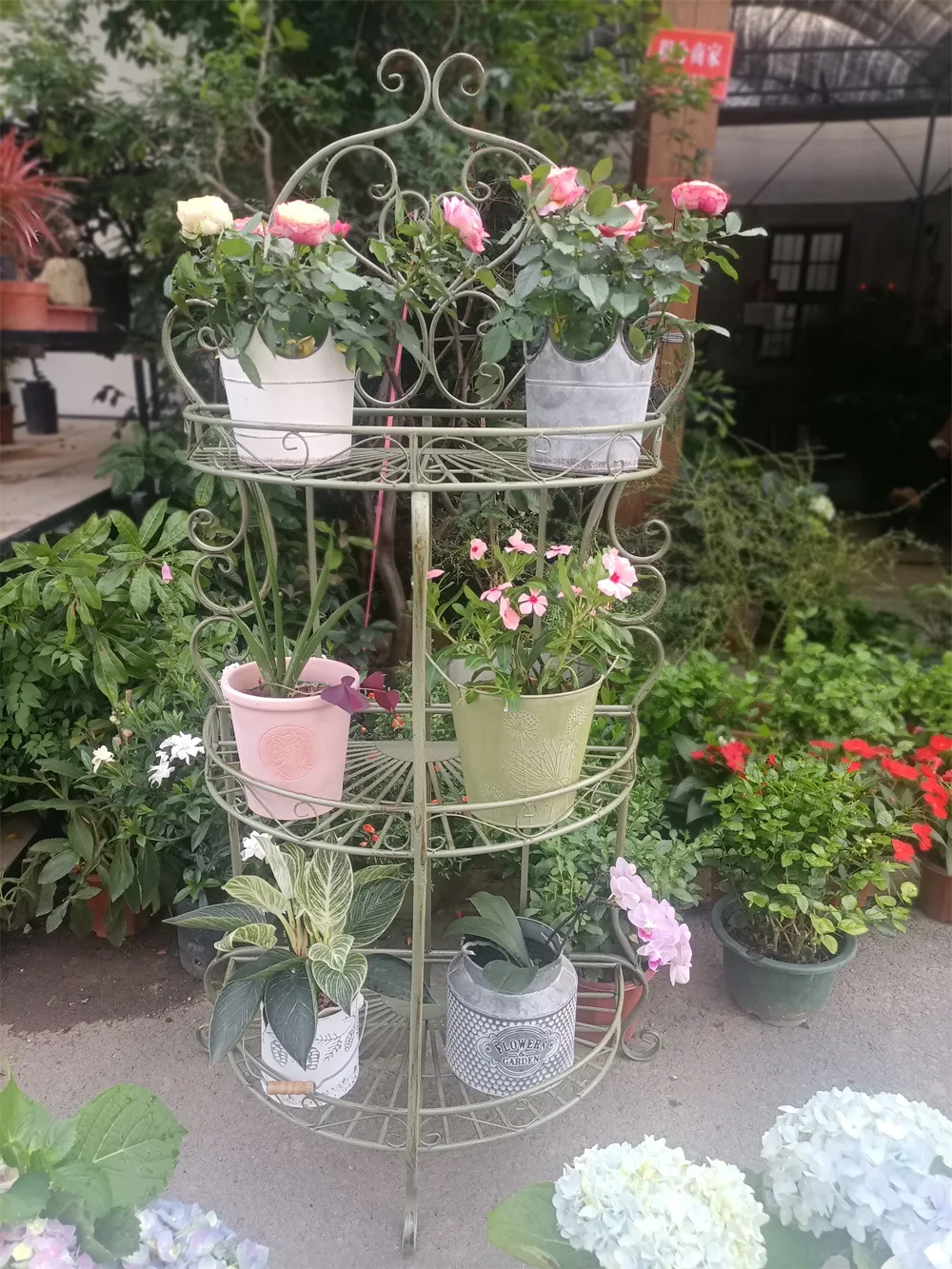 

European outdoor wrought iron flower stand villa courtyard multi-layer flower stand balcony semi-circular three-layer flower sta