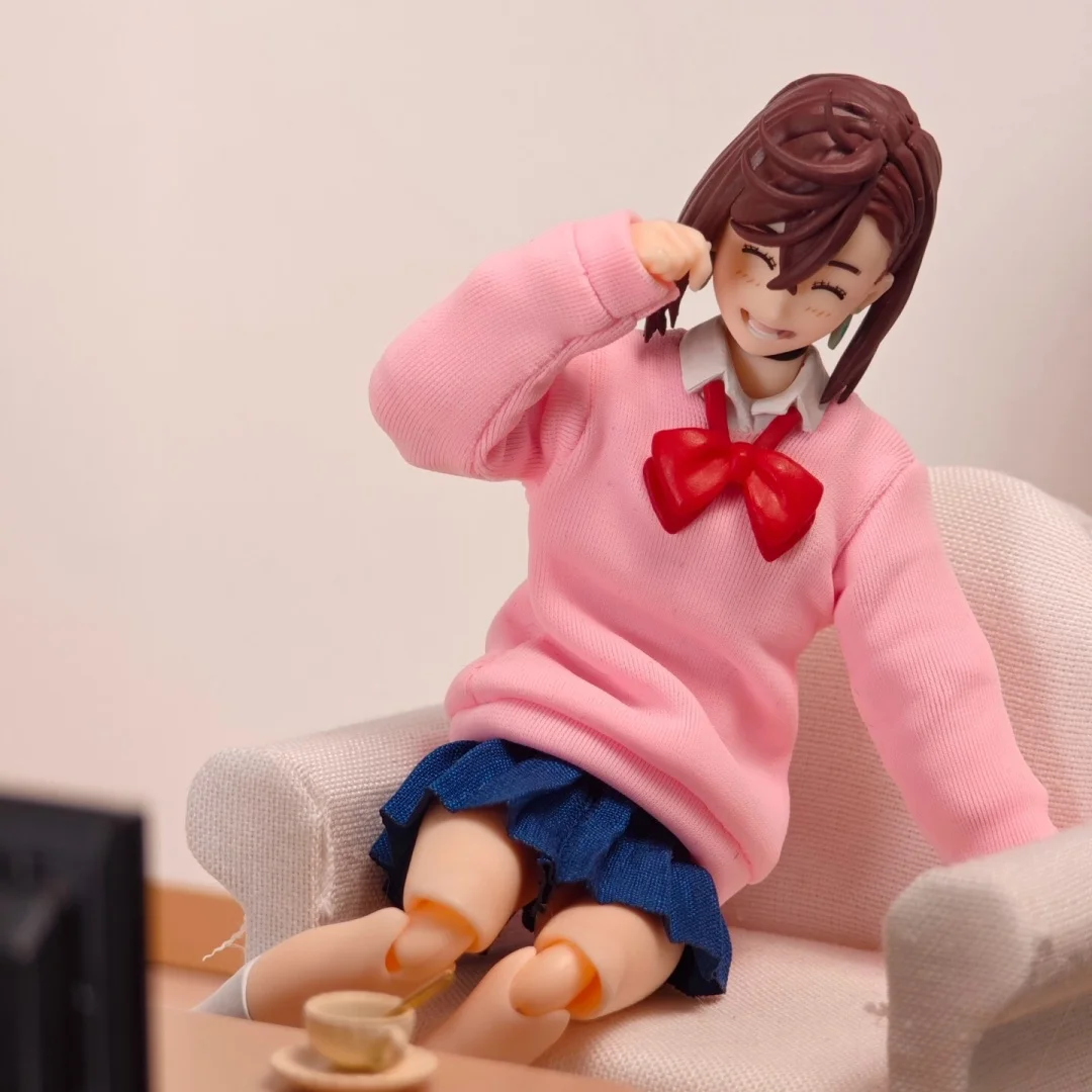 

Dan Da Dan Shf Anime Handmade Ayase Momo Pink Hoodie and Blue Skirt White Socks Built In Iron Wire Is Suitable for 1/12 Toys