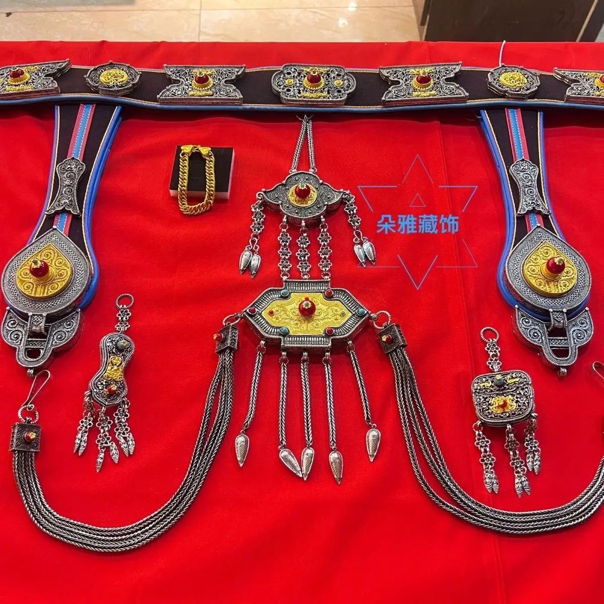 

Новые тибетские женские аксессуары, властный полный набор поясных сумок, ремней и поясных цепочек