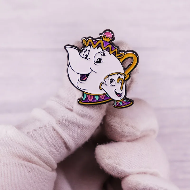 Cartoon Film Metal Badge Creative Beauty and Beast Teapot Lady Pattern Brooch Fashion Girl Canvas Bag Accessories Gift Women Pin