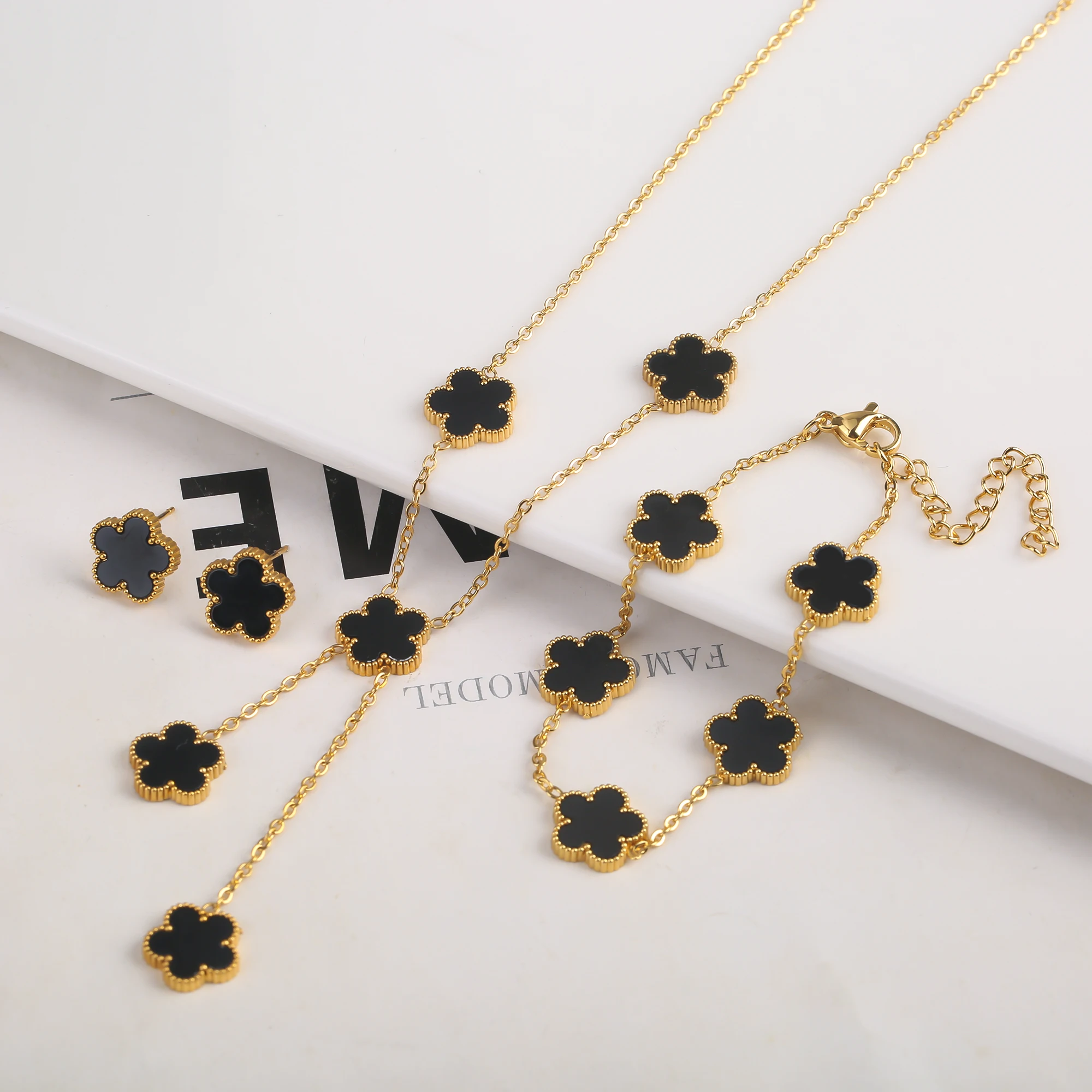 Gold Plated Stainless Steel Set Plum Blossom Plant Five Leaf Flower Bracelet Necklace Earrings Women\'s Luxury Gift Clover