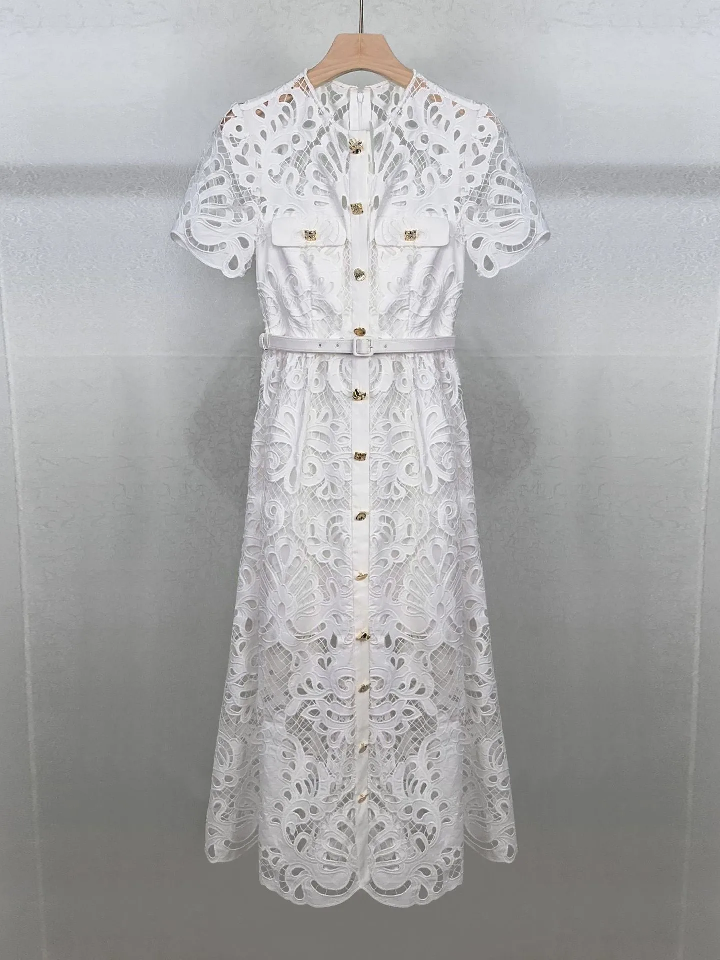 Robe mi-longue en dentelle évidée pour femme avec ceinture, robe à boutonnage simple, col rond, manches courtes, blanc, élégant, automne, 2024