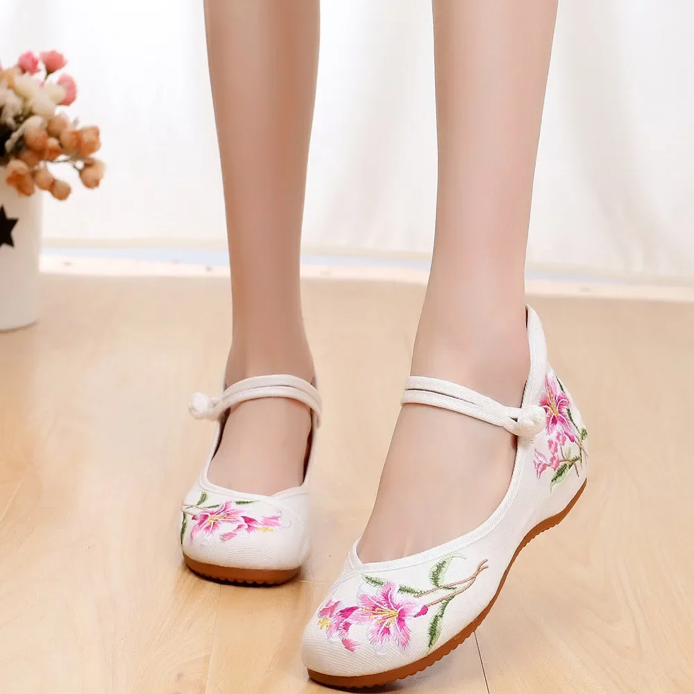 Summer Vintage Embroidered Cloth Shoes Woman Elegant Ethnic Casual Streetwear Fashion Chinese Style Women Shoes Hanfu Zapatos