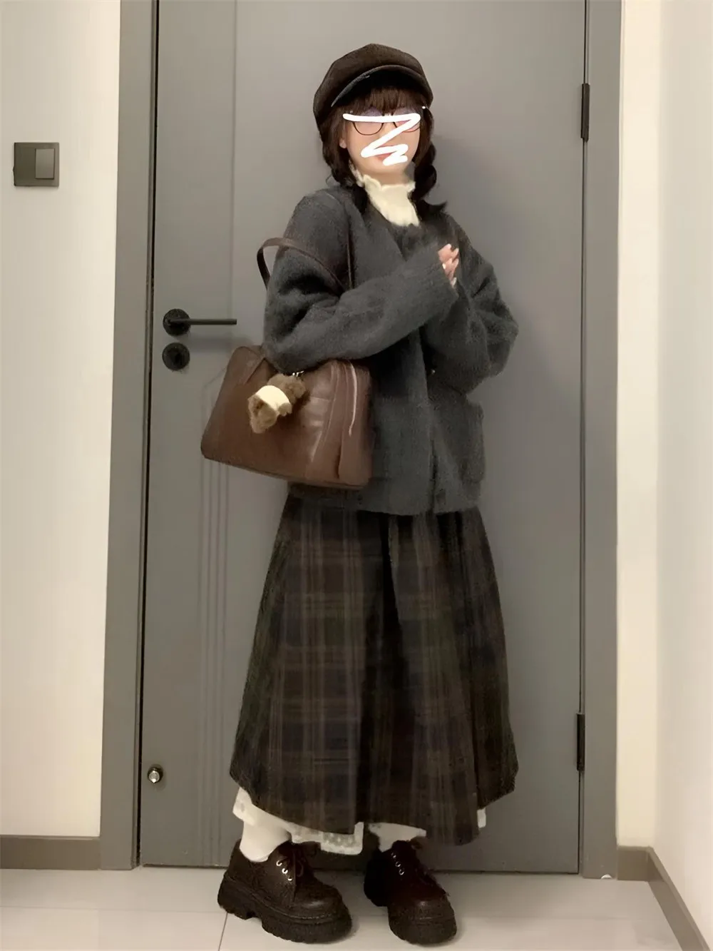 Retro Grey Knitted Sweater Inner Wear Slim Checkered  Skirt Autumn Three-piece Set Fashionable Women's Ensemble