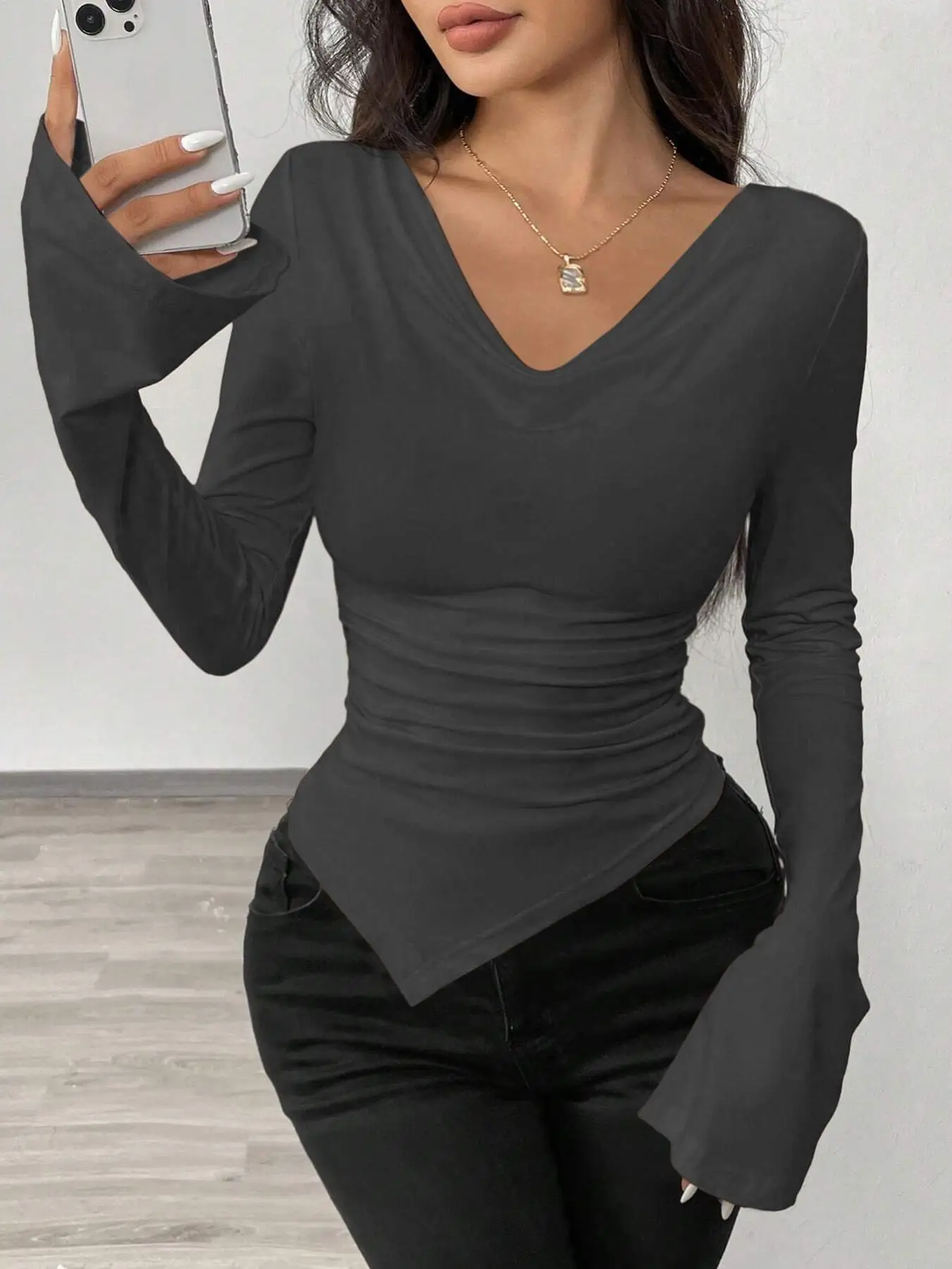 T-shirt en tricot à col asymétrique pour femmes, haut tendance décontracté, tissu extensible confortable, parfait pour un usage quotidien et des superpositions