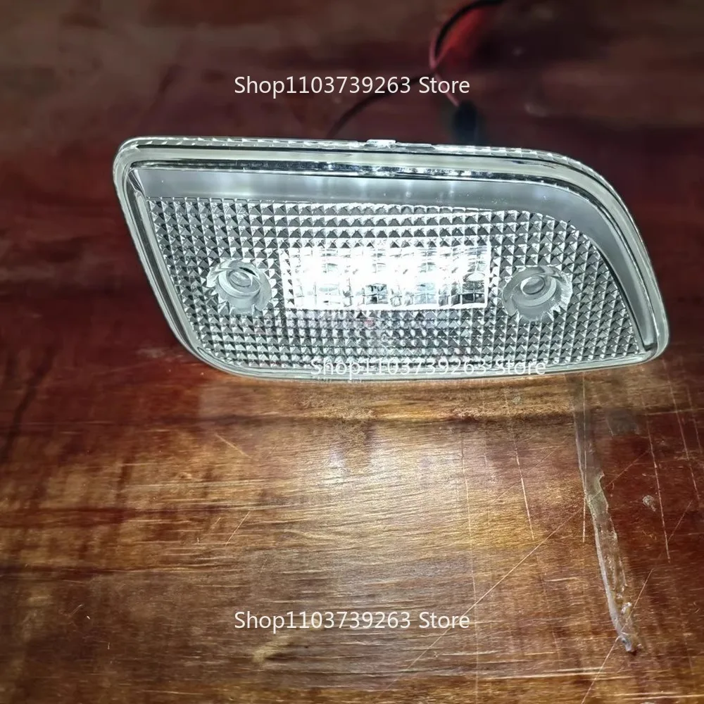 Suitable for Mercedes-B-z Truck MP4 MP5 ANTOS Actros Truck Shade Light Ceiling Light LED Width Indicator