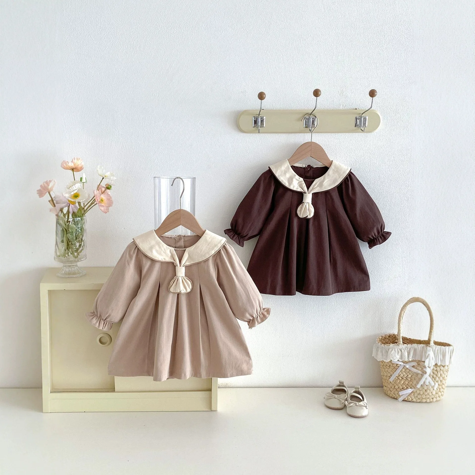 Girl's Super Beautiful College Style Dress Autumn 2026 New Item for Children, Retro Lapel and Western-style Princess Dress