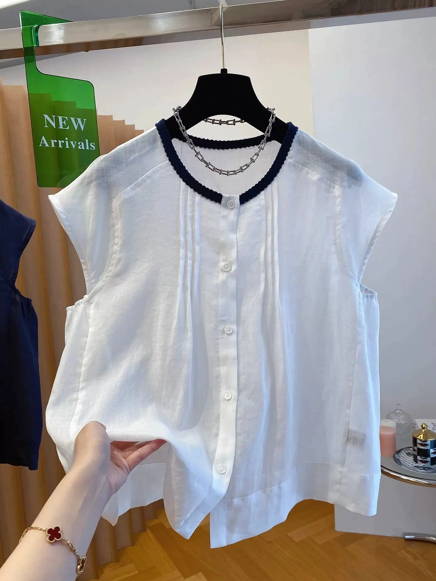 

plus Size Women's Lightweight Sleeveless Shirt Loose Fit Summer Style Versatile Thinming Effect Casual Inner Wear Korean Style