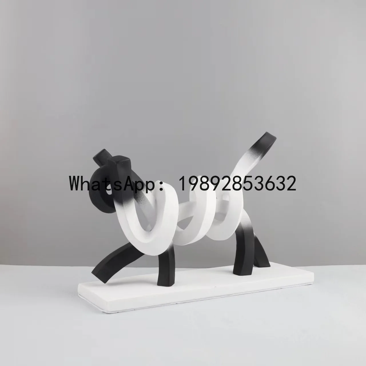 

PYJ light luxury abstract twisted lines cat fun living room entrance home resin ornament