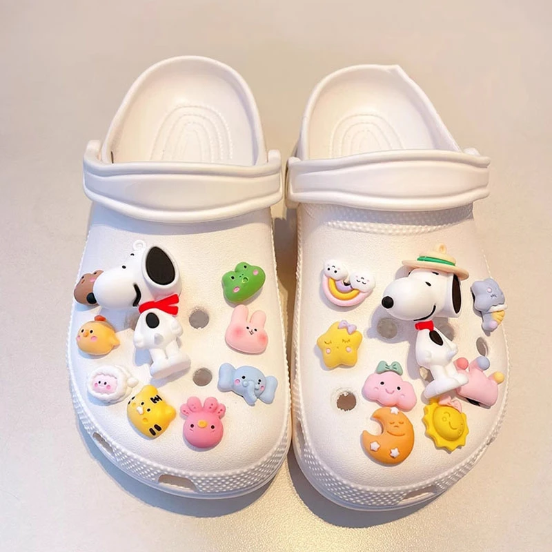 MINISO الكرتون أنيمي سنوبي الأحذية السحر مجموعة ل قباقيب فقاعة الشرائح الصنادل DIY بها بنفسك إكسسوارات الأحذية لقضاء عطلة هدية حفلة Favors