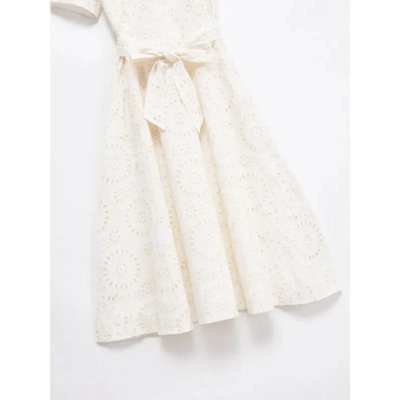 Elegante branco de manga curta bordado camisa vestido com cinto de comprimento médio lapela praia férias vestido feminino para o verão